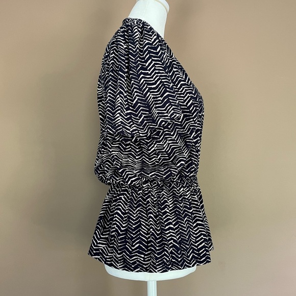 {Lucky Brand} Abstract Chevron Print Peplum Blouse in Navy & Tan - Medium - NWT - Picture 3 of 8
